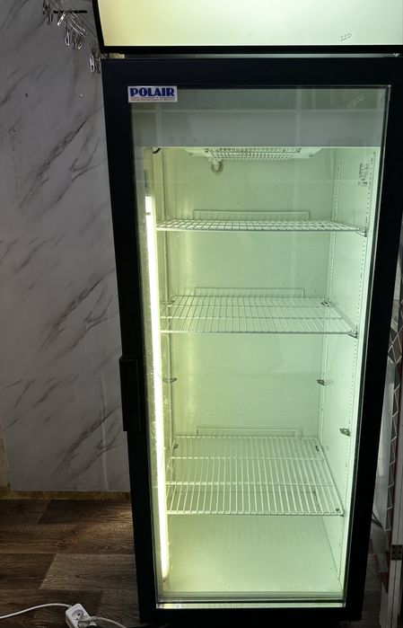 Продам срочно витрина