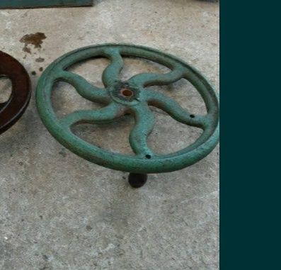 Roata fantana fonta.,cadru masina de cusut