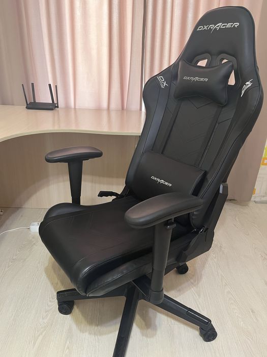 Игровое кресло DXRacer