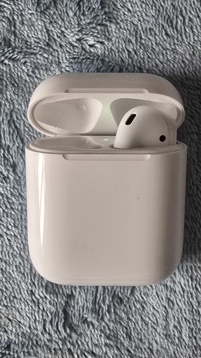 Продам наушники Air pods 2