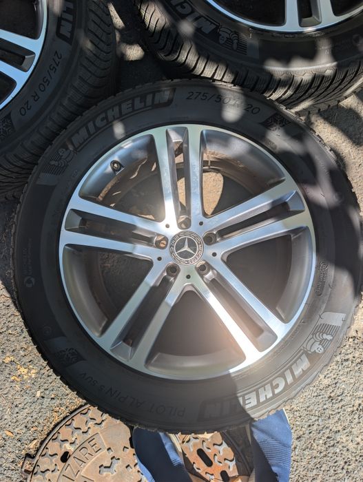 Jante și cauciucuri de iarna Mercedes impecabile echipate cu Michelin Pilot Alpin 5 SUV 275/50 R20 113V XL, DOT 2024