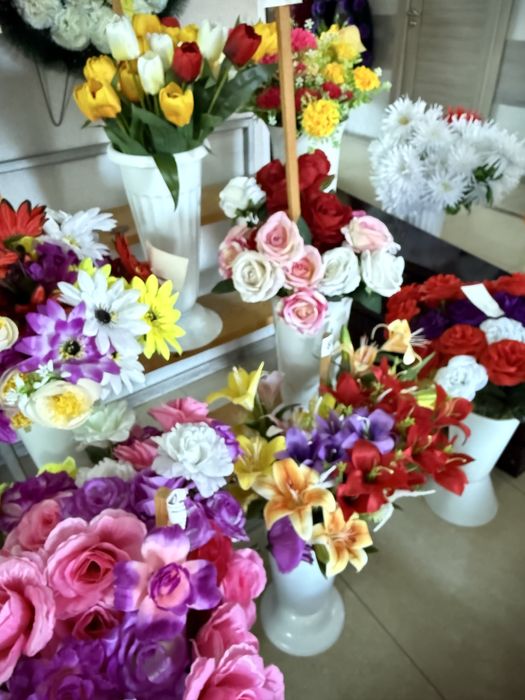 Продам цветы искусственные