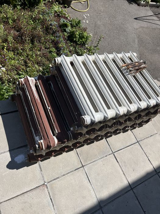 Продам чугунные батареи