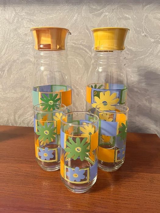 Графины  для сока, стаканы