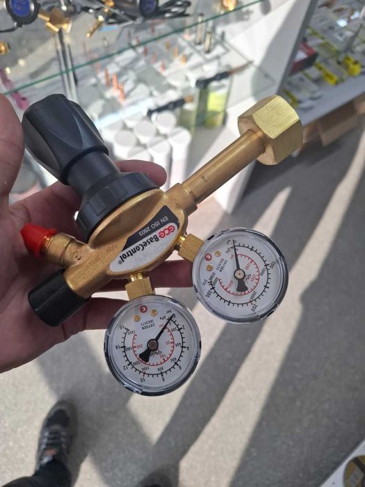 Редуктор углекислотный CO₂ для полуавтомата