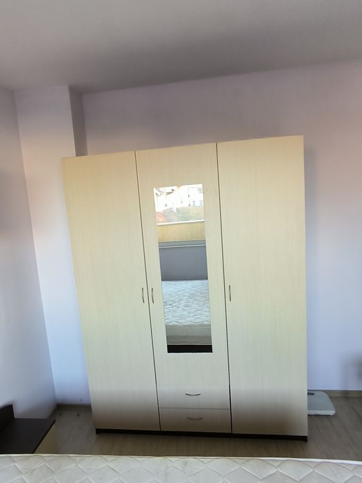 Спален комплект – легло, гардероб, скрин, нощни шкафчета, бюро