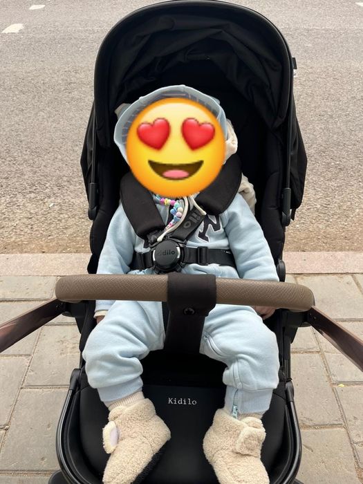 Продается коляска кидило
Регулируемая спинка — может наход