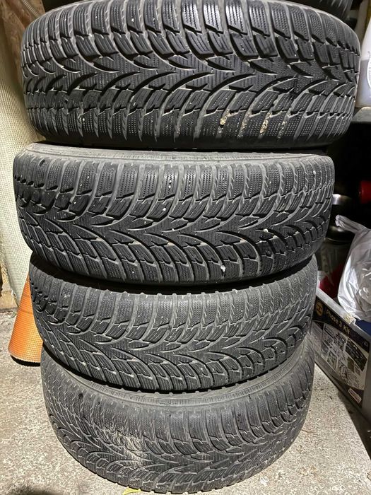 Jante tablă R15 + anvelope de iarnă Nokian 195/65 R15 91T – set 4 bucăți
