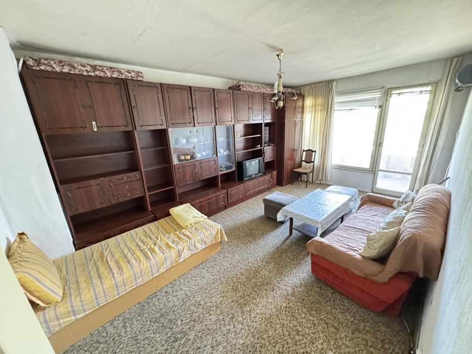 Продава се Тристаен апартамент в Ямбол, Златен рог - 86 кв.м за 4 €/кв.м - Снимка #2