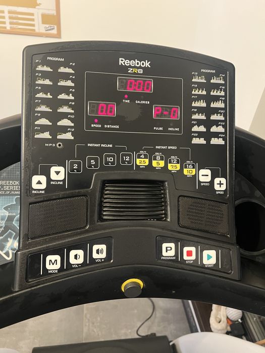 1.	Bandă de alergat Reebok – stare excelentă!