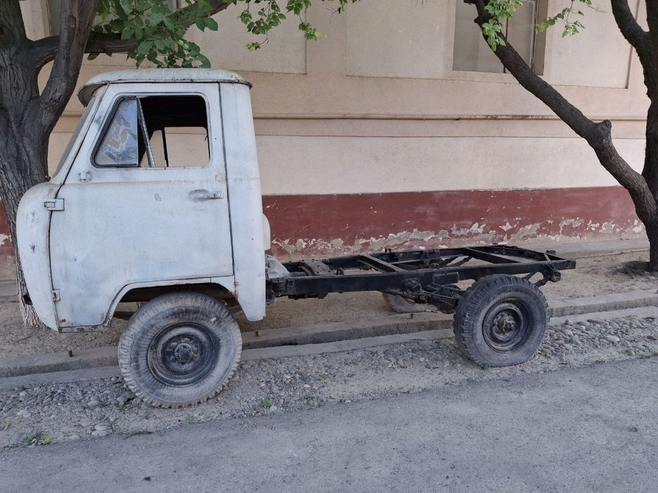 Уаз 3303  kuzov bortli... ishlab chiqarilgan yili: 1990  zapchasi bor