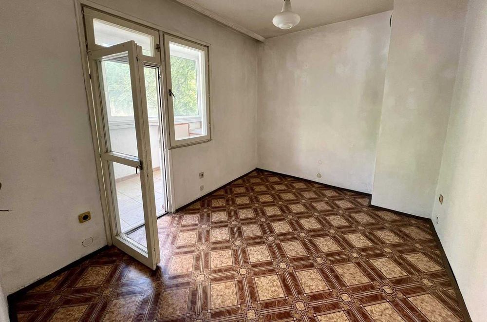 Продава се Четиристаен апартамент в Стара Загора, Център - 97 кв.м за 959 €/кв.м - Снимка #4