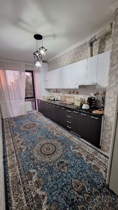 Srochna 3 xonali kvartira sotiladi 86m2