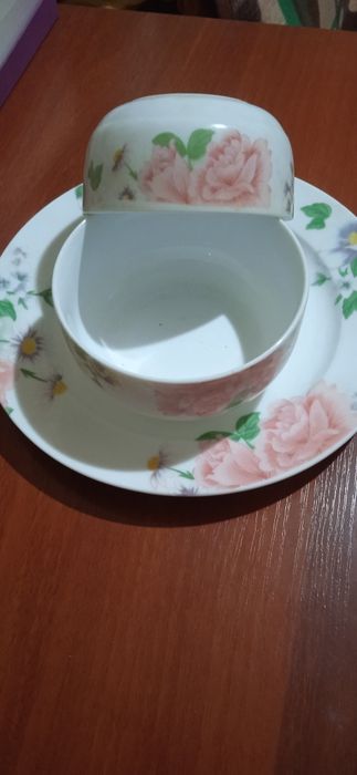 Комплект посуды для микроволновки,Всё Новое! Тарелки большие и маленьк