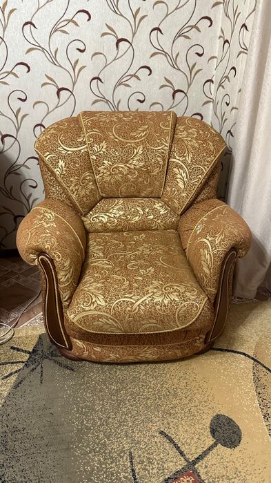 Диван и два кресла