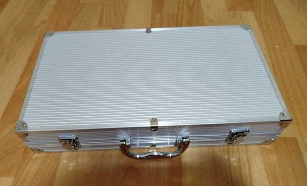 Доставка. Подарочный набор для барбекю в кейсе