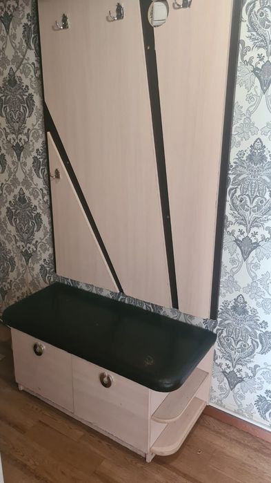 продам прихожку недорого