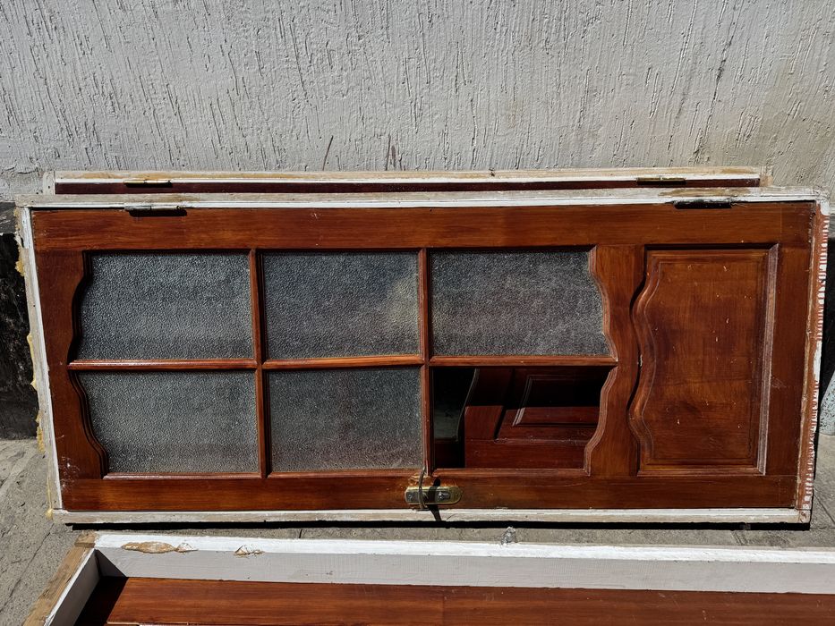 Есіктер сатылады 4 есік 1 екулік