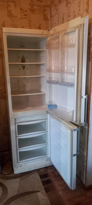 Продам холодильник LG
