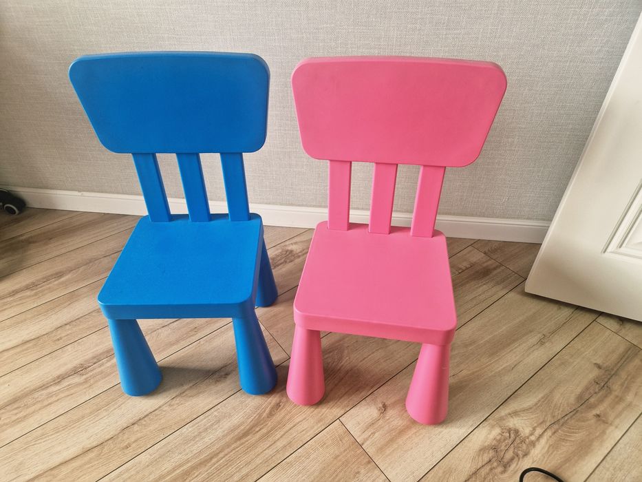 Продам детские стулья IKEA