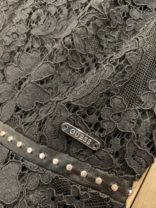 Черна рокля Guess размер ХС