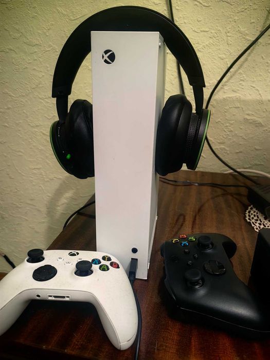 Xbox Series S 512GB + Слушалки