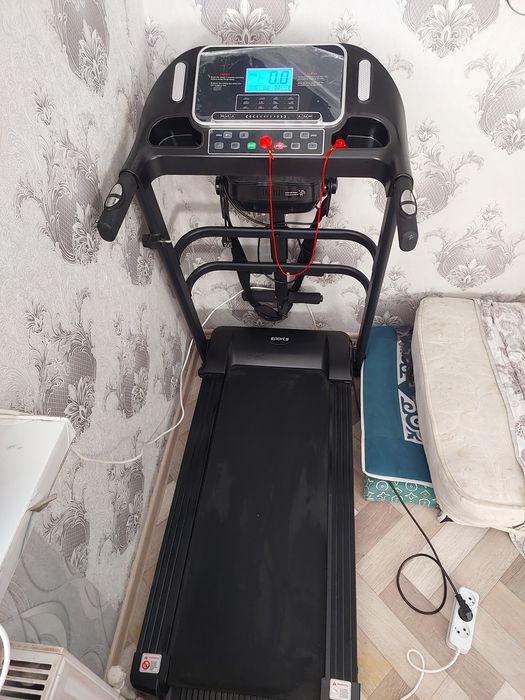 Продам беговую  дорожку