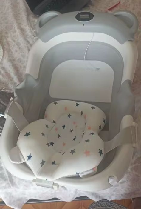 Сгъваема бебешка вана с термометър и възглавница