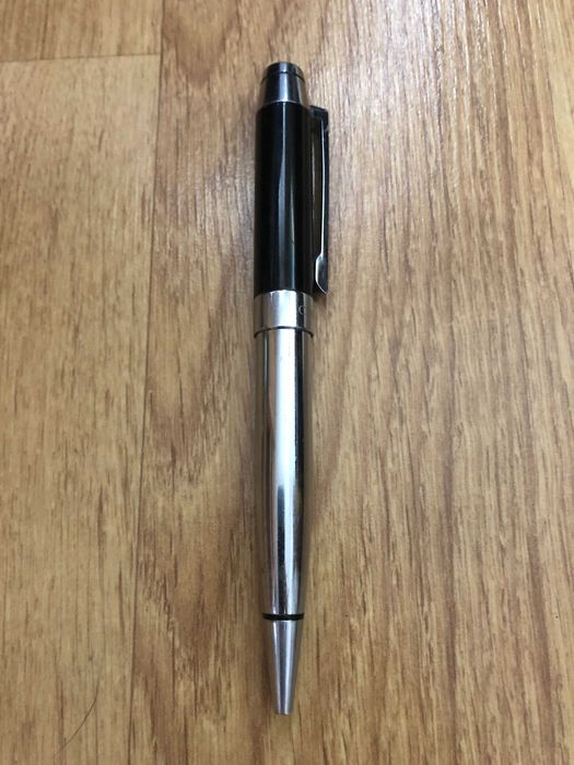 Doua Pixuri  Cerruti Originale  Impecabile