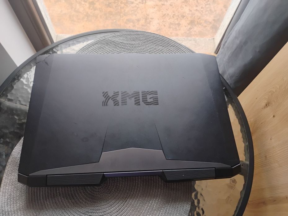 Vand laptop XMG U717
