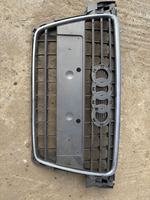 Bară  și grilă audii a4 b8
