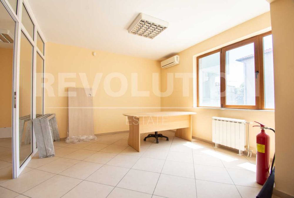 Дава се под наем Офис в София, Банишора - 122 кв.м за 728.79 € - Снимка #2