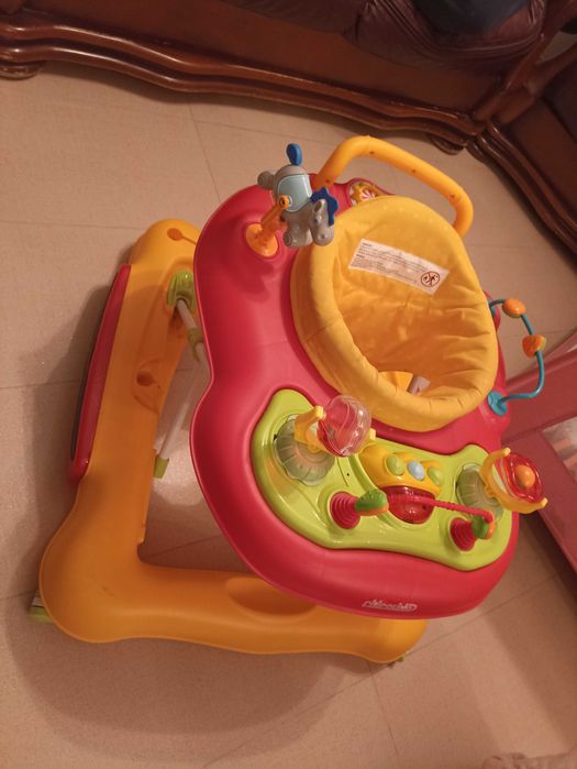 Проходилка, която служи и за Уокър и люлка