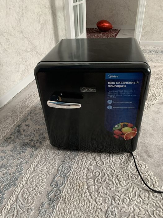 Мини холодильник сотилади