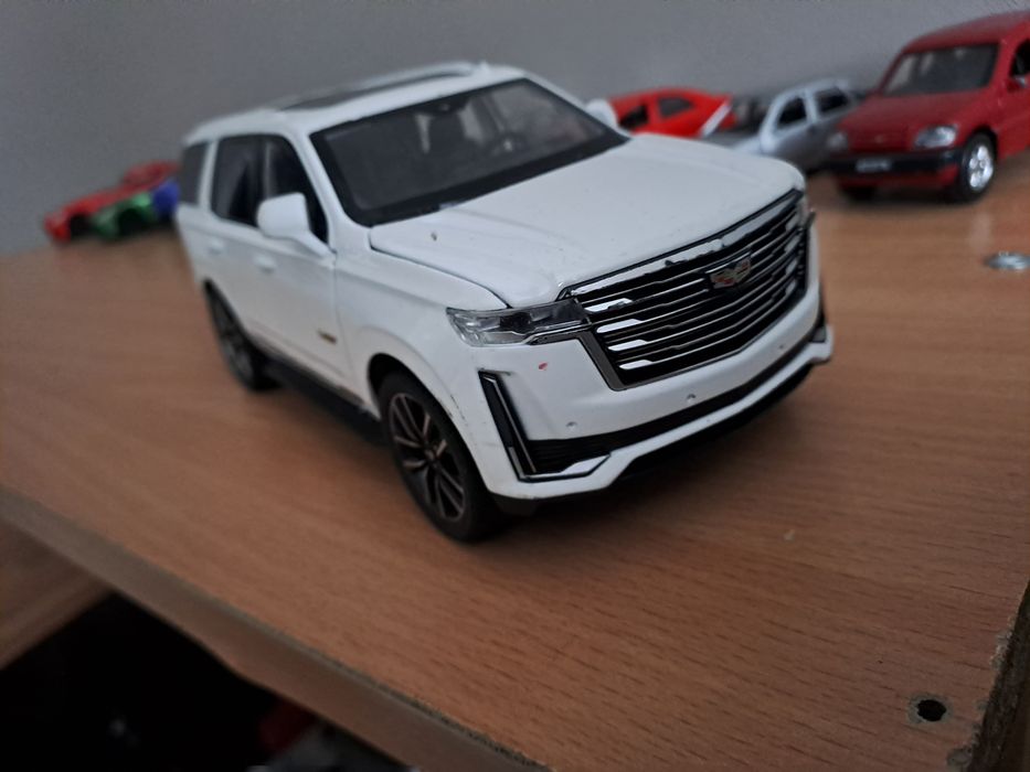 Игрушчные машины модельки в масштабе 1/24