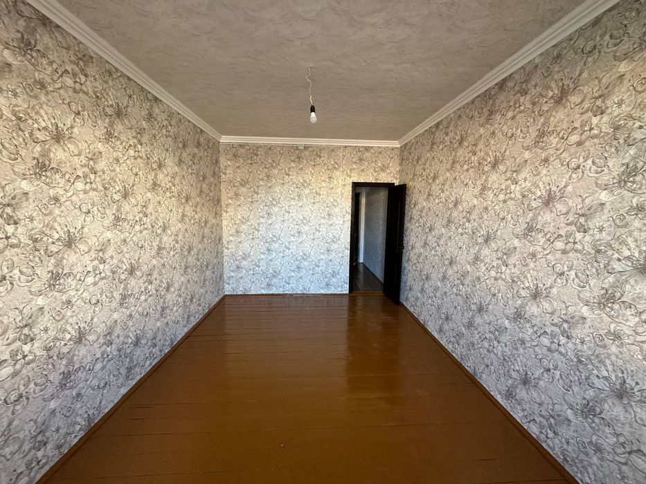 Урта чирчик тумани 1хона 2этаж 2эт-да.Умумий майд:25кв.м.Куйликдан 4км