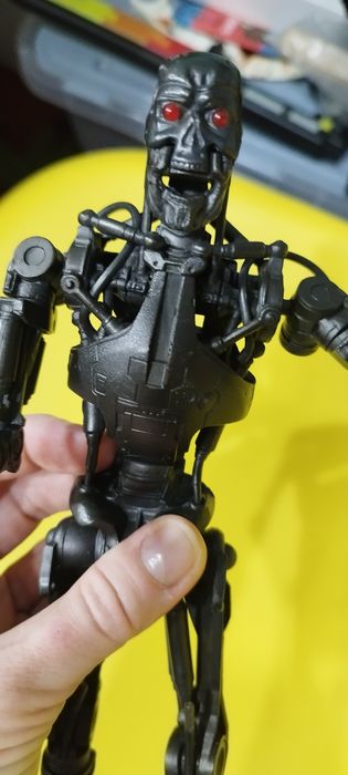 Продам робота пластик