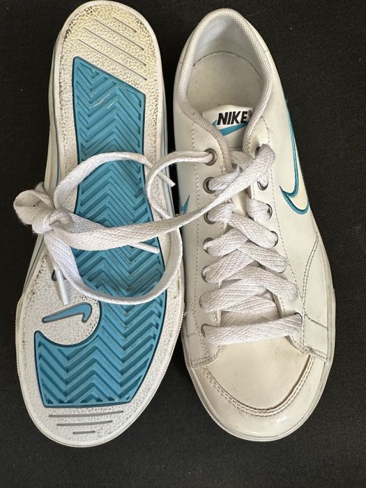 Tenisi Nike dama noi