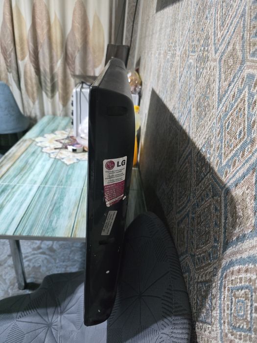 Телевизор  марки LG