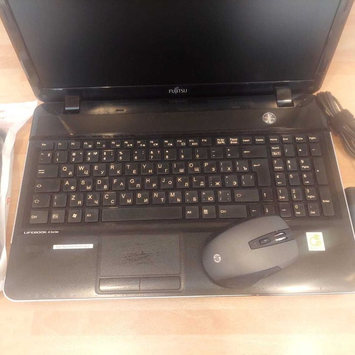 Laptop Fujitsu AH531