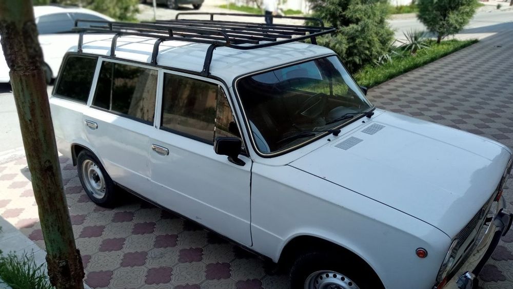 Jiguli 2102 sotiladi