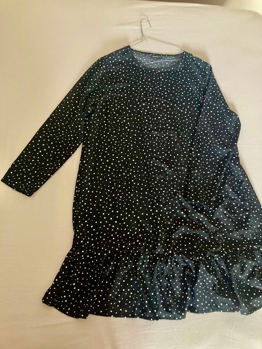 Свободна черна рокля