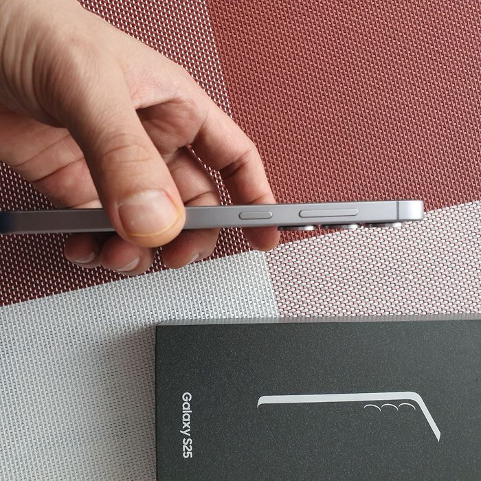 Смартфон Samsung s25  12/256gb Kaspi Рассрочка