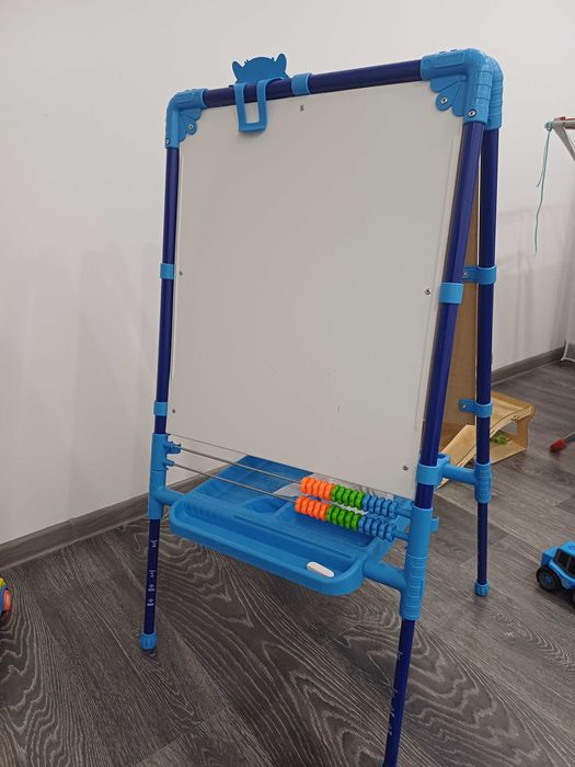 Мольберт детский. Доска для рисования детская.