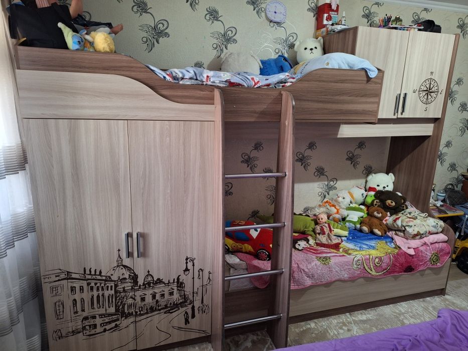 Продам  двухъярусная кровать