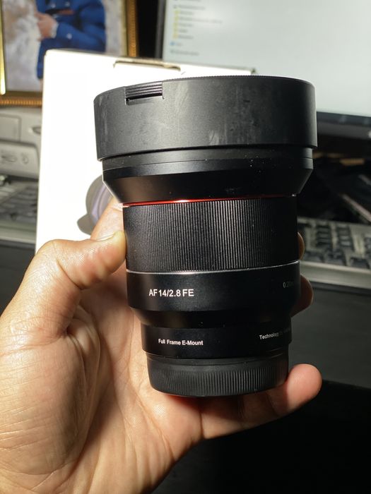 Samyang 14 mm f2.8 dlya sony