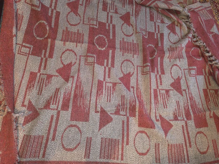 Vând covor de iută roșu cu gri