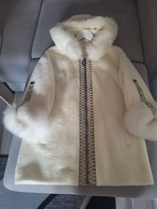 Палто от алкантара