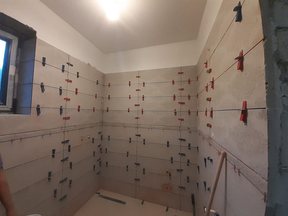 Execut lucrări de finisaje interioare