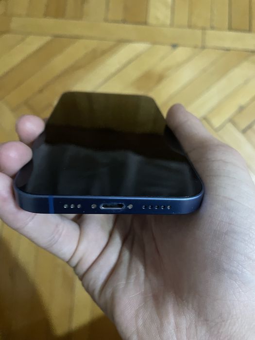 iPhone 13 в идеальном состоянии